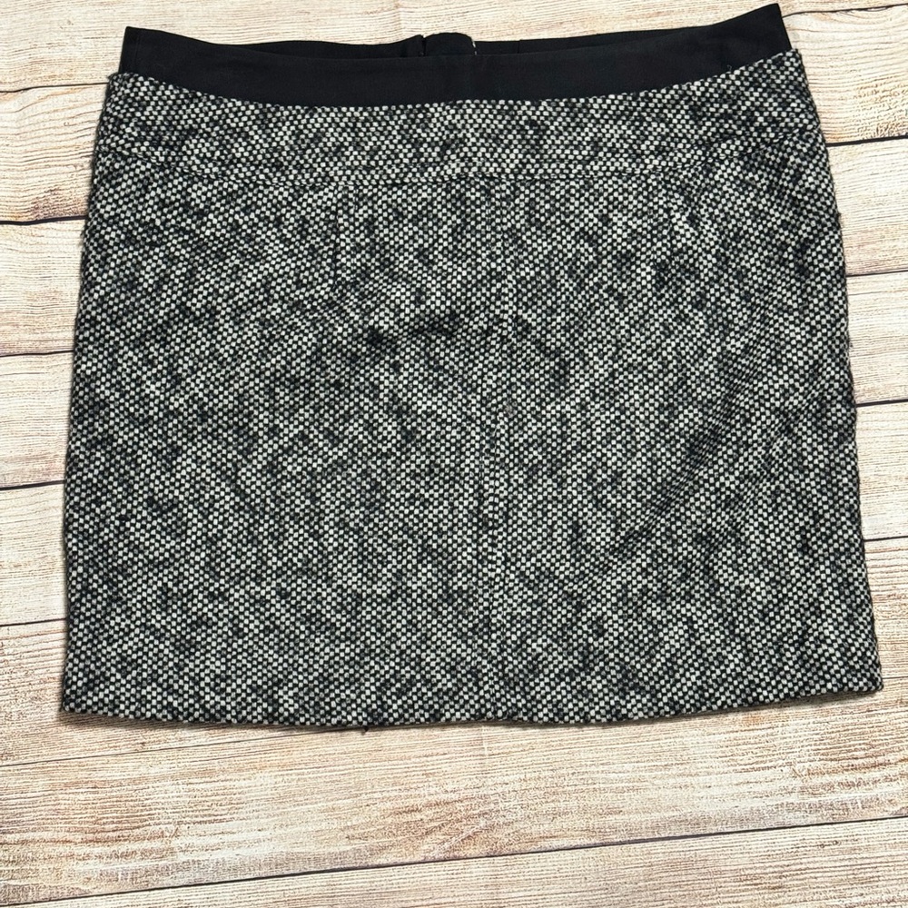 LOFT Petites Gray Tweed Mini Skirt – Size 10 Petite